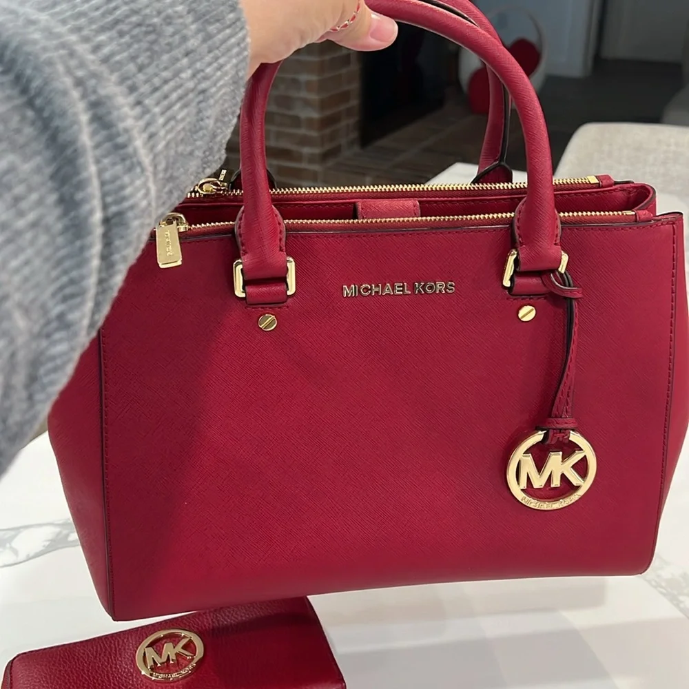 ❤️MICHAEL KORS BAG & WALLET.